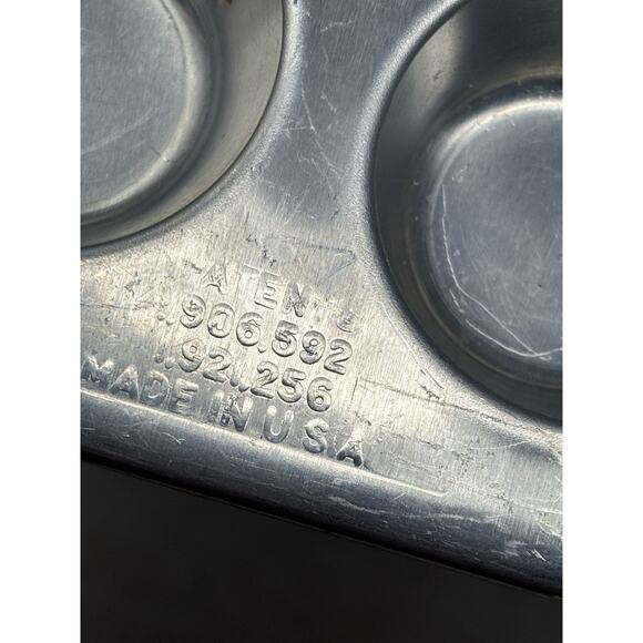Vtg MUFFINAIRE 12 Muffin/Cupcake Pan Junior Aluminum United Aircraft Products x2 - Picture 4 of 4